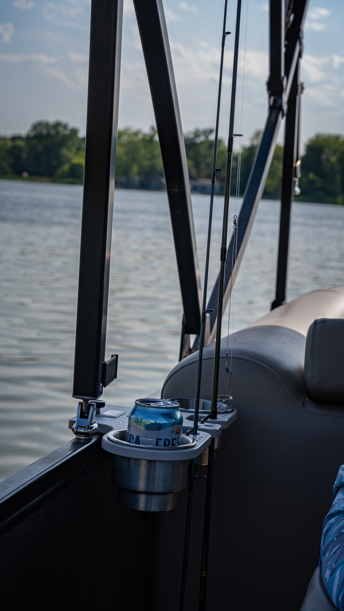 Reel-Fisherman Coated Dual Angle Fishing Rod Holder – 4" Stem, 2-Piece Pontoon Rail Base